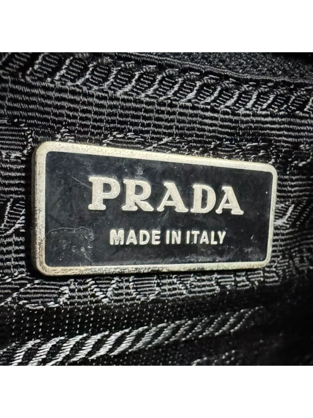 Prada item status